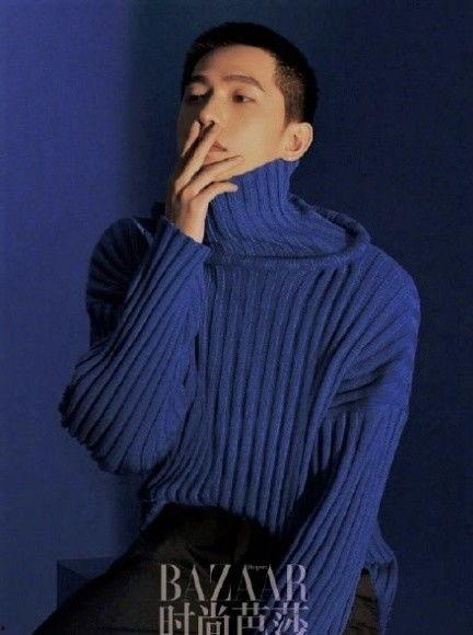 男明星穿多巴胺穿搭