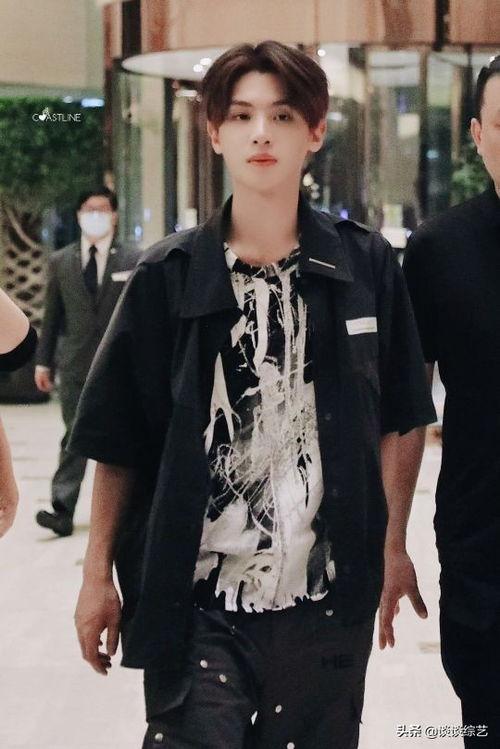 娱乐吃瓜君肖战王一博,娱乐圈的“瓜王”对决，谁才是真正的吃瓜达人？